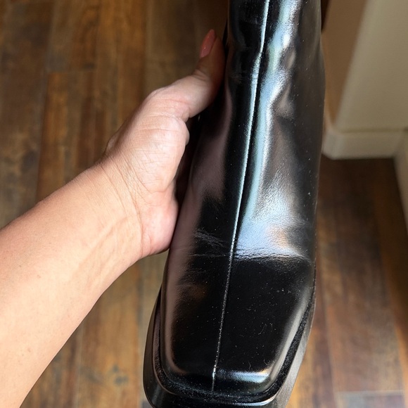 Elegant Black Women's Boots - Picture 7 of 12